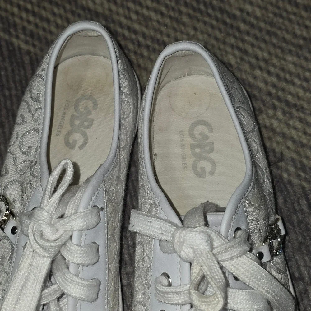 GBG‎ Los Angeles White Women's Sneakers